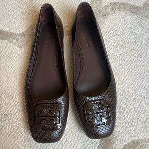 Tory Burch Georgia Square Toe Snake Flats - Size 7.5